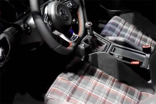 视频：胖哥带你看车展 高尔夫GTI内部