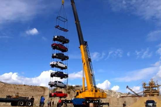 视频：不可思议的强度 福特F系列底盘测试