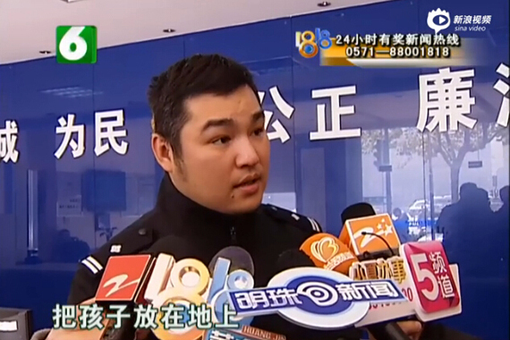 视频：太任性！情侣吵架竟将女婴弃马路