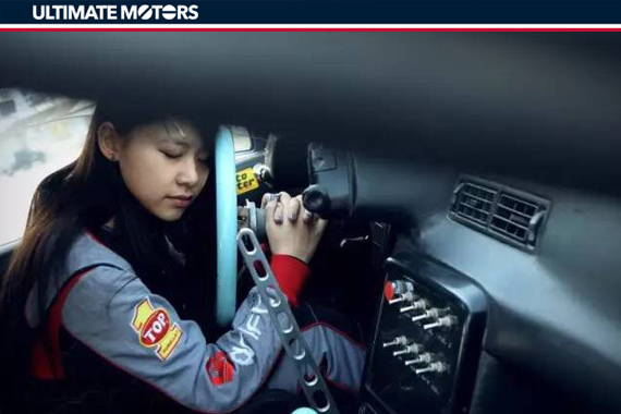 “爱涂口红的赛车手”漂移女神高璇的故事