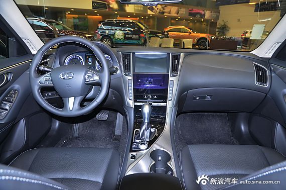 2015款英菲尼迪Q50L实拍