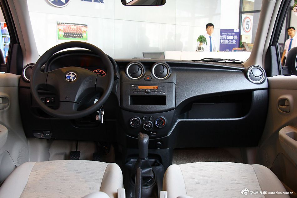 2014款启辰R30 1.2L手动优享版到店实拍