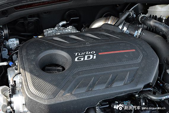2015款索兰托L 2.0T GDI汽油四驱尊贵版5座
