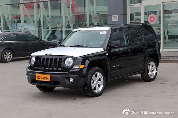 克莱斯勒因大灯存隐患召回8482辆自由客