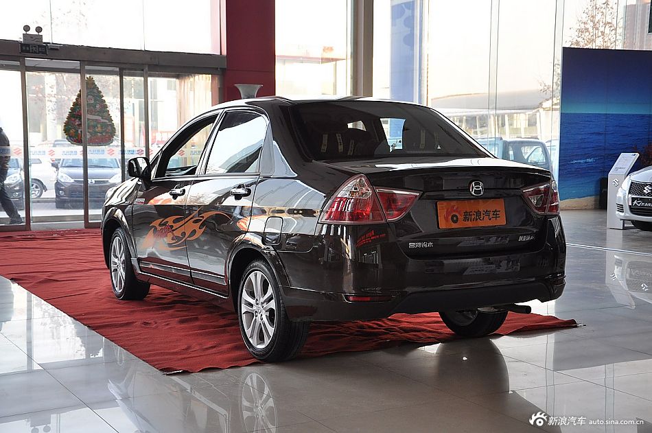 经济适用家庭轿车_经济适用车价格实惠的自主家用型轿车