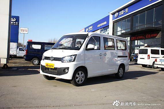 汽车市场城市化机遇 佳宝V80促销进行中