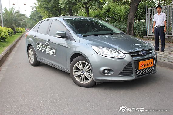 福克斯三厢最高钜惠9000元+5000元礼包