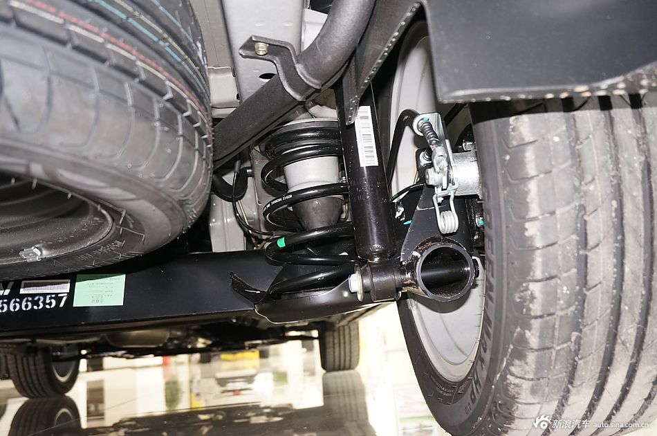 2014款宝骏730到店实拍_宝骏730底盘图片42