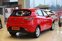 2014款欧朗1.5L两厢手动豪华型