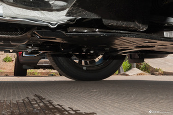 2017款标致5008 1.8T自动380THP精英版5座