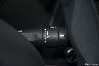 2016款标致308 1.6L自动时尚版