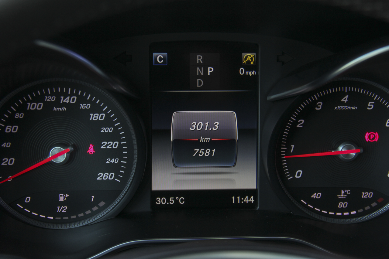 2018款奔驰GLC改款2.0T自动300 4MATIC动感型