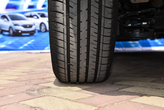 2016款标致2008 1.2THP 自动时尚版