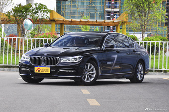 2017款宝马7系730Li 2.0T自动豪华型