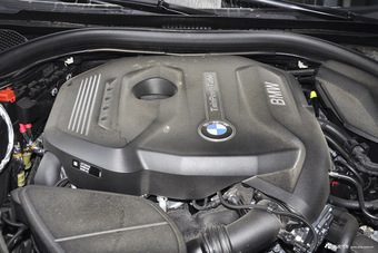 2017款宝马7系730Li 2.0T自动豪华型