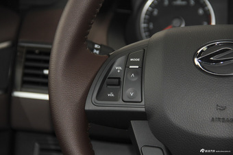 2015款陆风X7 2.0T自动全景旗舰版