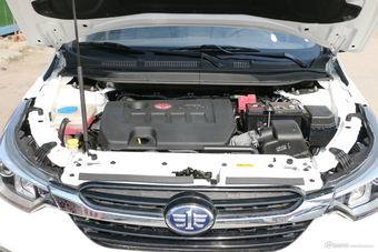 2017款骏派D60 1.8L自动豪华天窗版