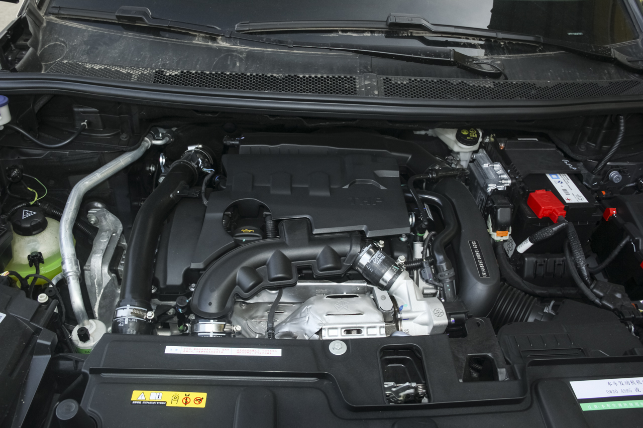 2017款标致4008 1.6T自动350THP精英版