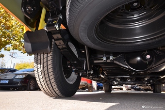 2017款风骏5 2.4L手动欧洲版汽油两驱精英型大双排4G69S4N