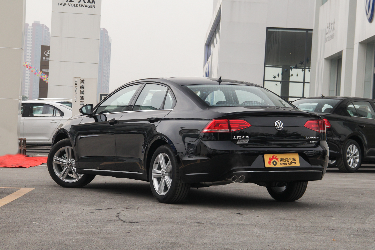 2018款凌渡1.4T手动风尚型230TSI