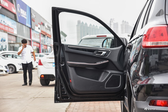 2016款大迈X5 1.5T手动精英7座型 国五 慕尼黑