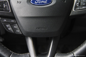 2015款 福克斯 两厢 EcoBoost 180 自动运动型