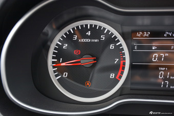 2018款奔腾X40网红版 1.6L手动舒适型