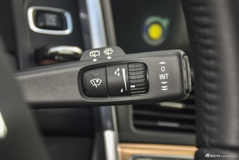 2017款沃尔沃XC60 2.0T自动T5 智进版