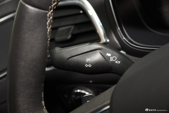 2015款金牛座2.0T自动时尚型 铂钻白