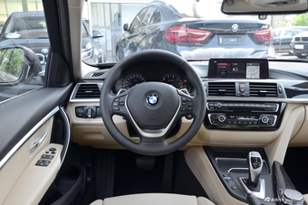 2018款宝马3系2.0T自动320Li 领先型豪华套装
