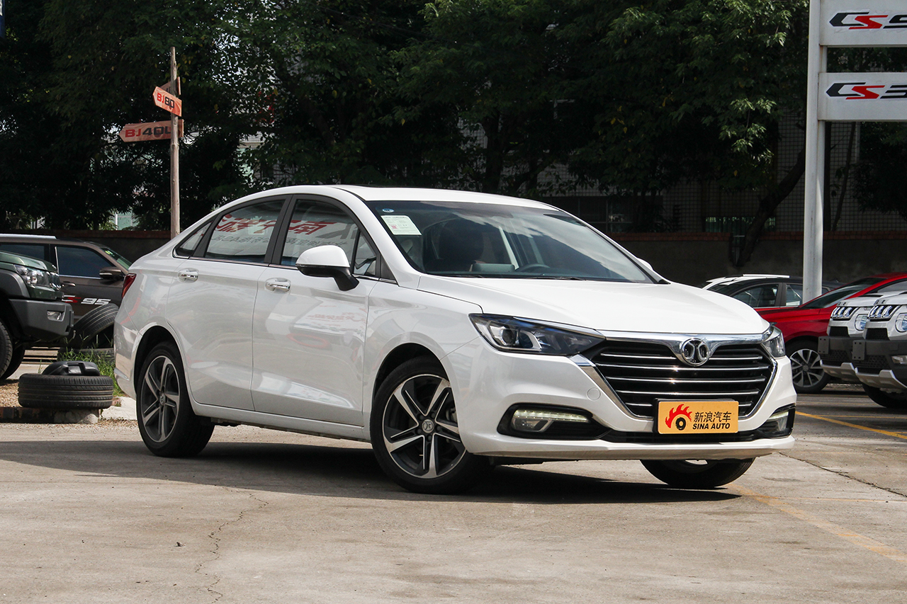 2018款北汽绅宝D50 1.5L CVT尊享智联版