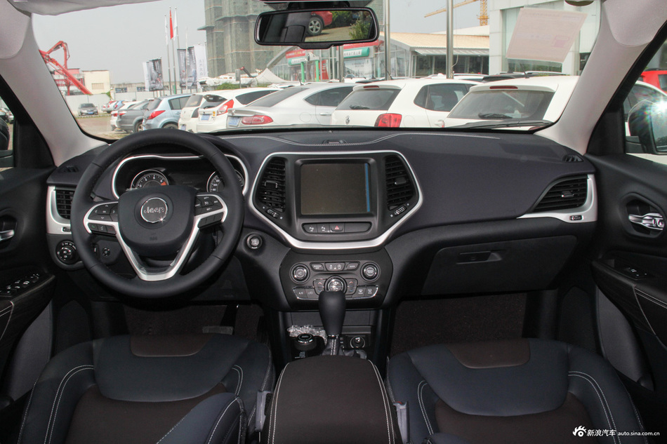 2016款自由光2.4L自动75周年致敬版