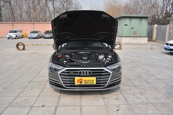 2018款奥迪A8L 3.0T自动55 TFSI quattro尊贵型