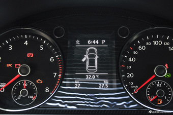 2016款迈腾1.8T自动TSI智享豪华型 幻影黑