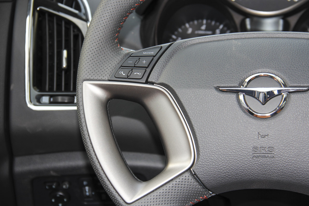 2015款海马S5 1.6L手动智能豪华型