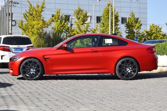 2018款宝马M4 3.0T 双离合双门轿跑车迷限量版