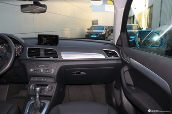 2018款奥迪Q3 30周年年型 35 TFSI时尚型