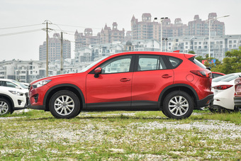 2015款马自达CX-5 2.0L自动两驱都市型 魂动红