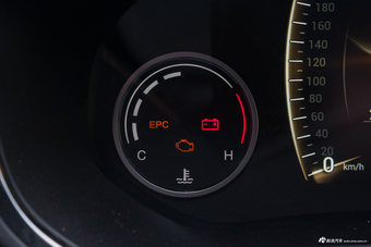 2018款瑞虎8 1.5T自动尊贵型 5座