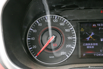 2017款中华V3 1.5L自动智能型