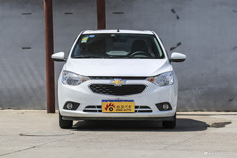 2015款赛欧3 1.5L手动理想版（天窗）