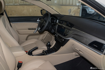 2017款吉利帝豪1.5L手动三厢百万款向上版