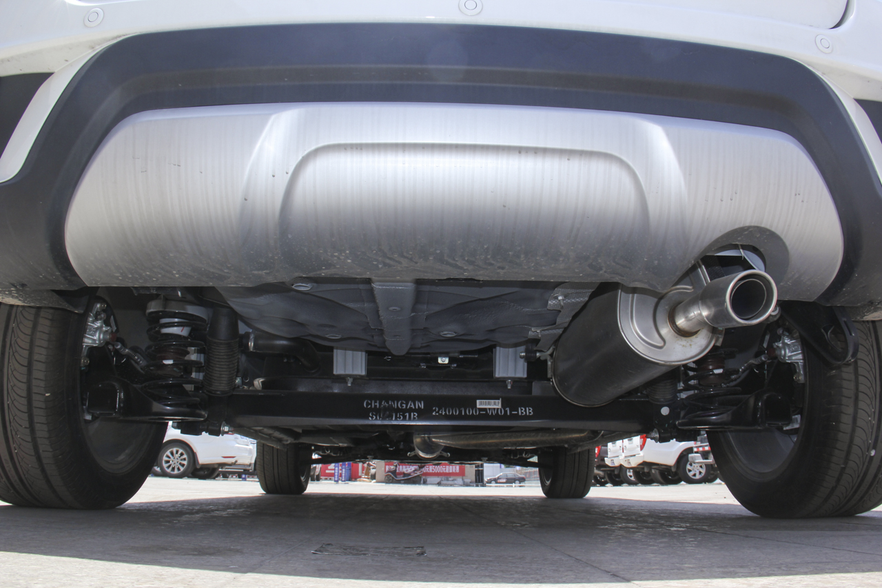 2017款陆风X2 1.6L自动铂锐版