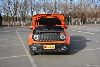2017款自由侠2.0L自动四驱越能版