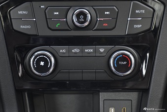 2017款北汽威旺 M50F 1.5L 手动豪华型 棕色