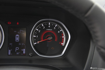 2018款东南DX3 1.5T自动旗舰型