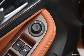 2017款宝骏560律动版1.5T手动乐享型