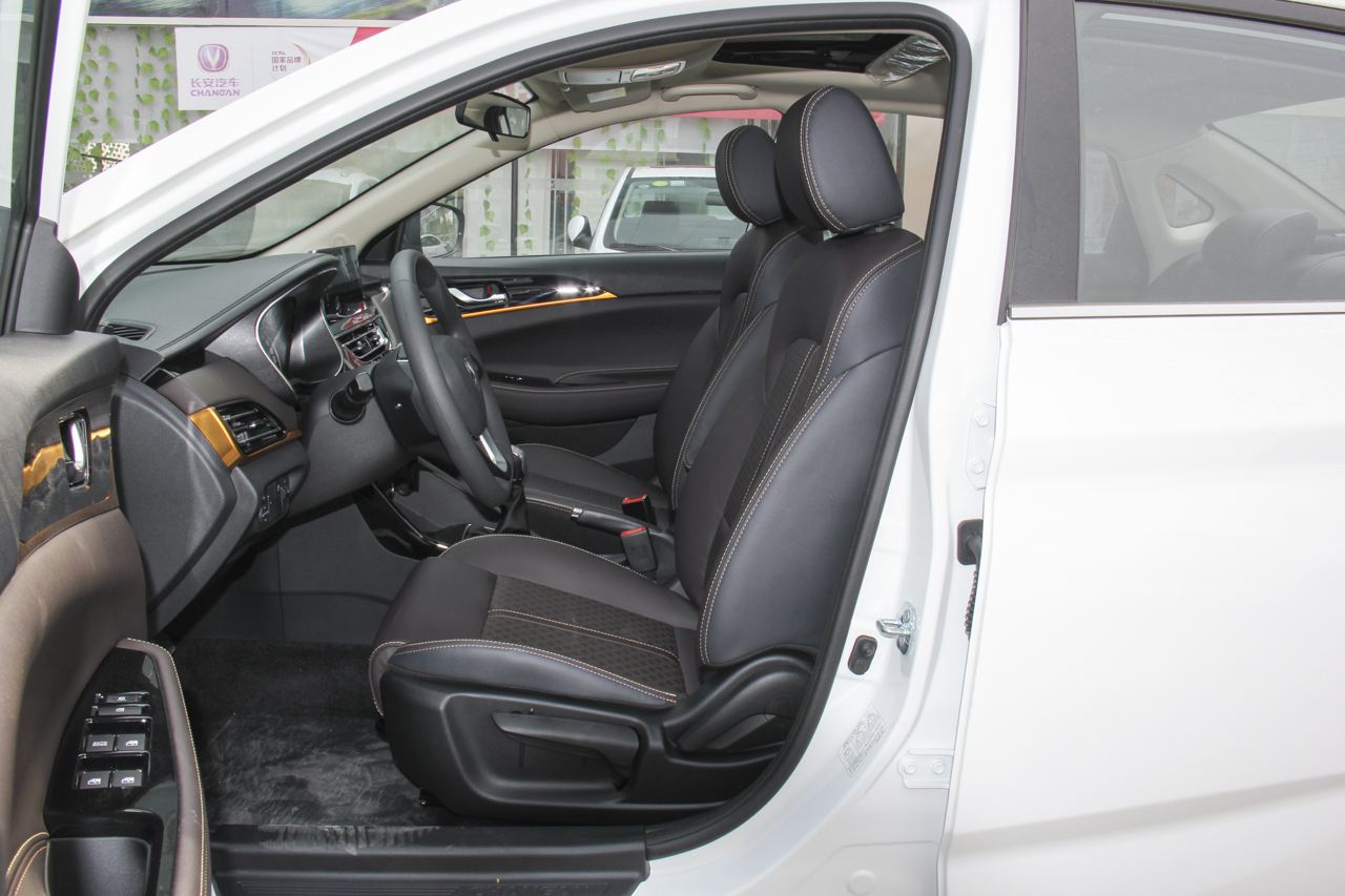 2018款逸动DT 1.6L手动智享型