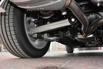 2017款奥迪Q5 Plus 2.0T自动40TFSI进取型