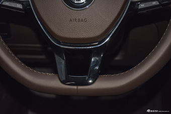 2016款辉昂2.0T两驱御尊豪华版380TSI